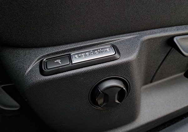 Volkswagen Tiguan cena 175000 przebieg: 10, rok produkcji 2023 z Oborniki Śląskie małe 781
